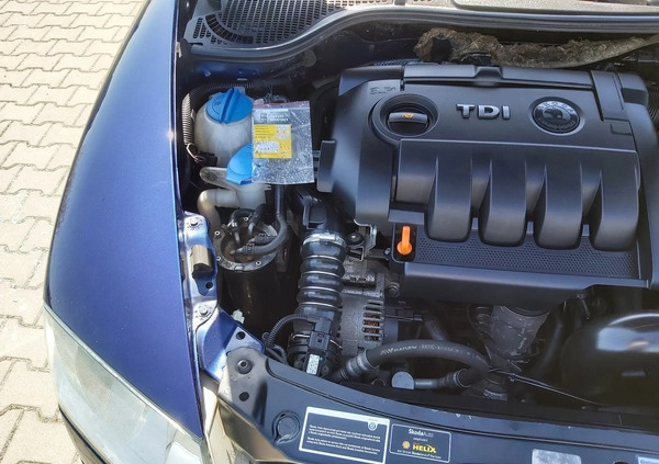Skoda Octavia cena 17900 przebieg: 218000, rok produkcji 2007 z Kielce małe 562